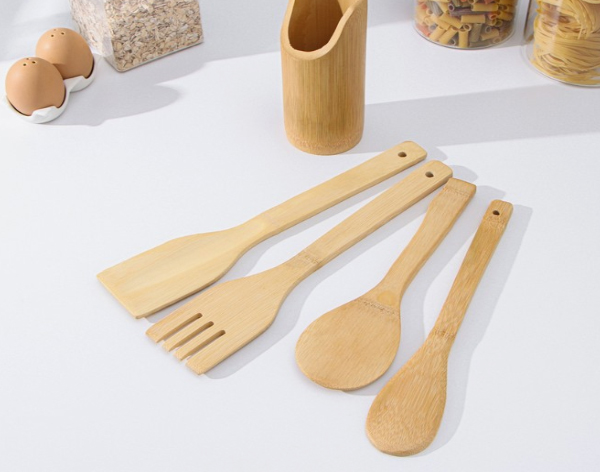 Hur rengörs och desinficeras boxade bambu tandpetare innan förpackningen?